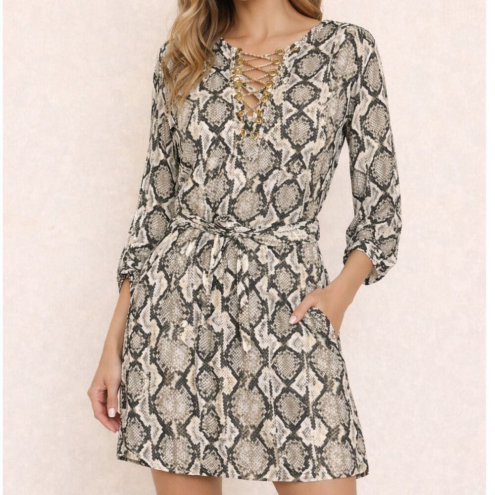Dress - Picture 2 of 11